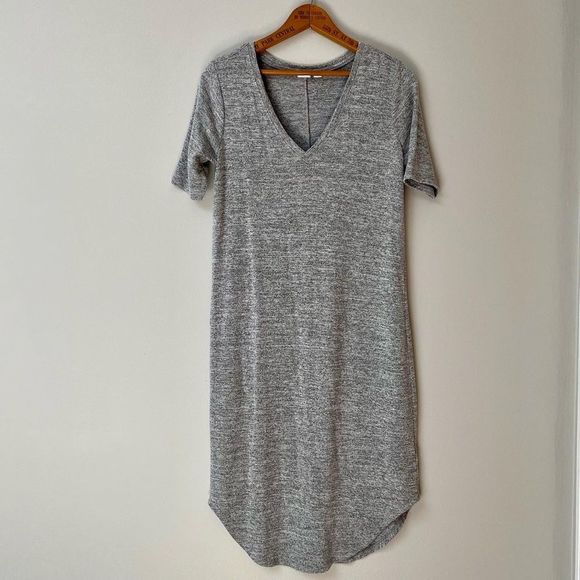 GAP Dresses & Skirts - Gap marled gray soft spun V-neck midi dress